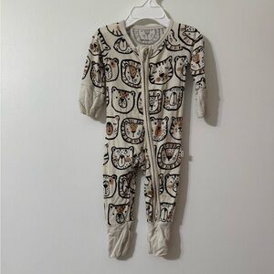 Little sleepies Lions, Tigers & Bears zippy